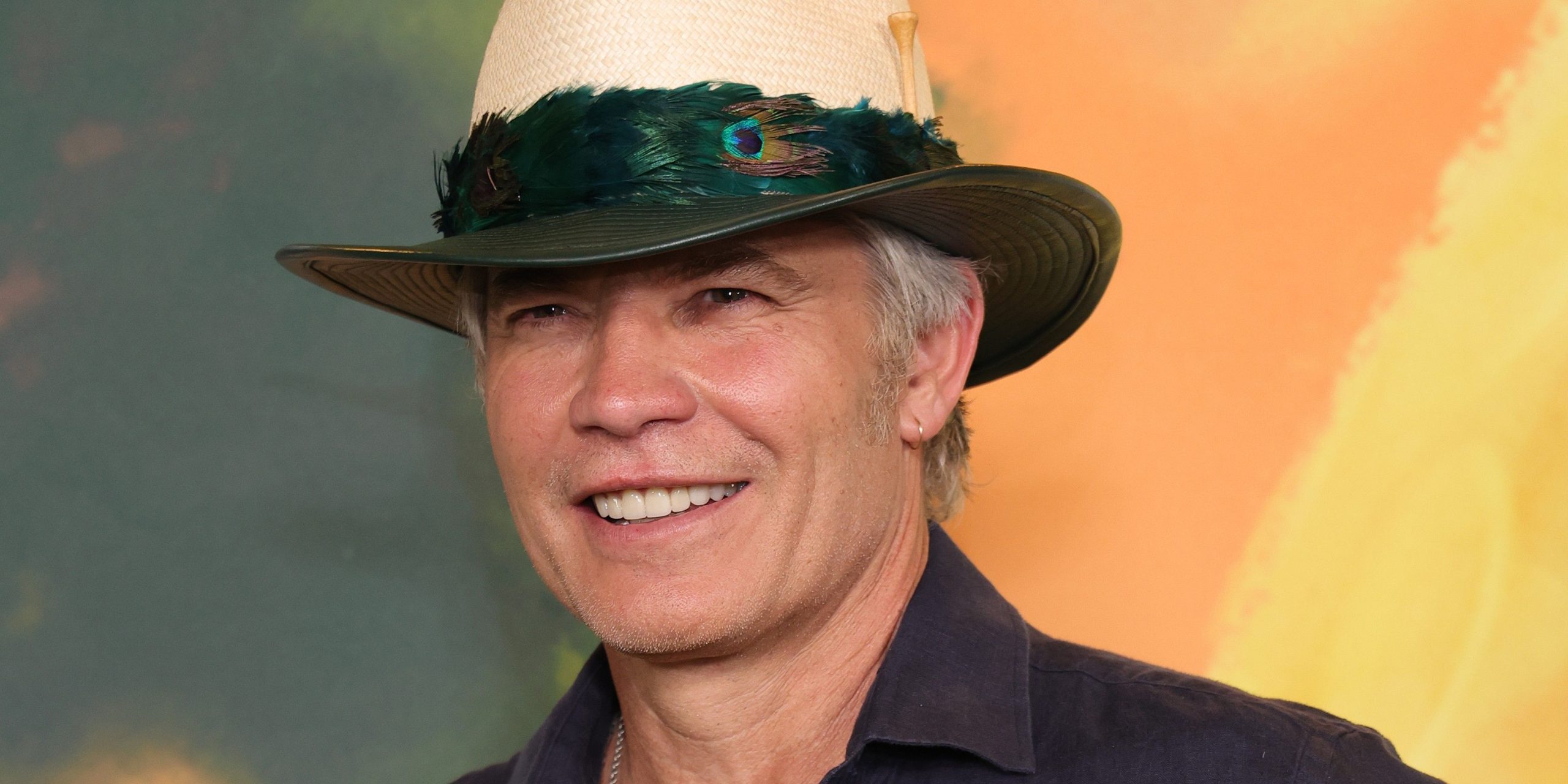 Olyphant's Lip-Bite: Did He Just Confirm a Once Upon a Time Sequel Role?