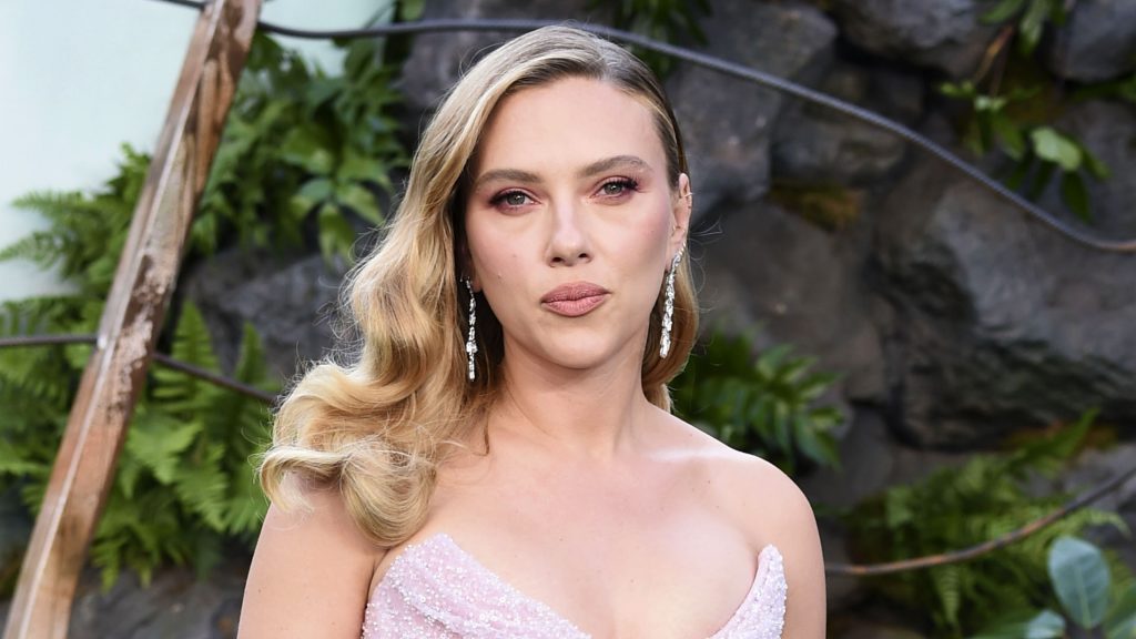 Scarlett Johansson's $869M Dino Thriller Invades Netflix!