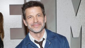 Snyder's Green Lantern Tease Ignites DCU Fan Fury!