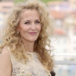 Gillian Anderson's Horror Masterpiece: A Flawless Debut!
