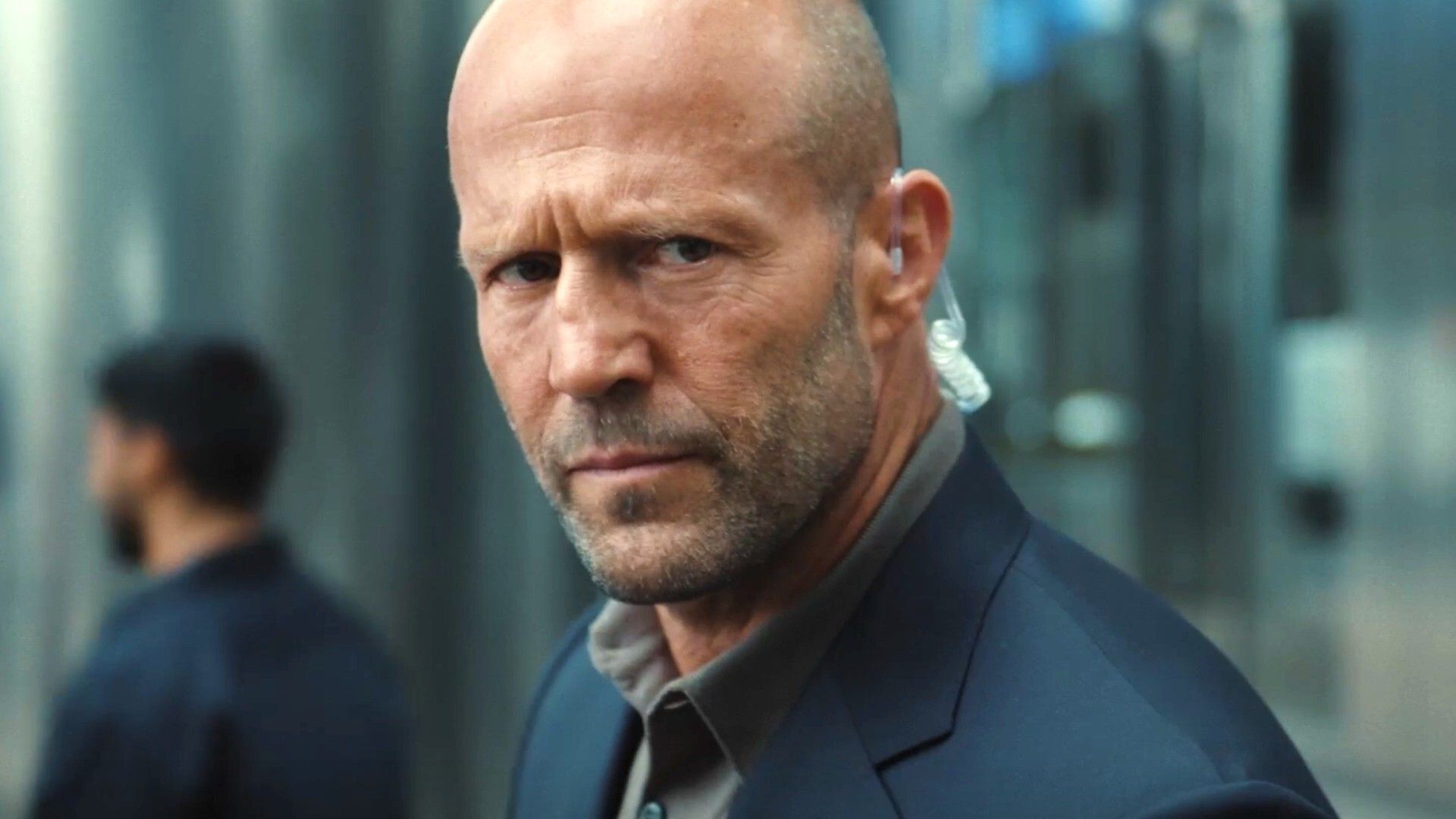 Statham's "Mutiny": Betrayal, Vengeance, and High Stakes!
