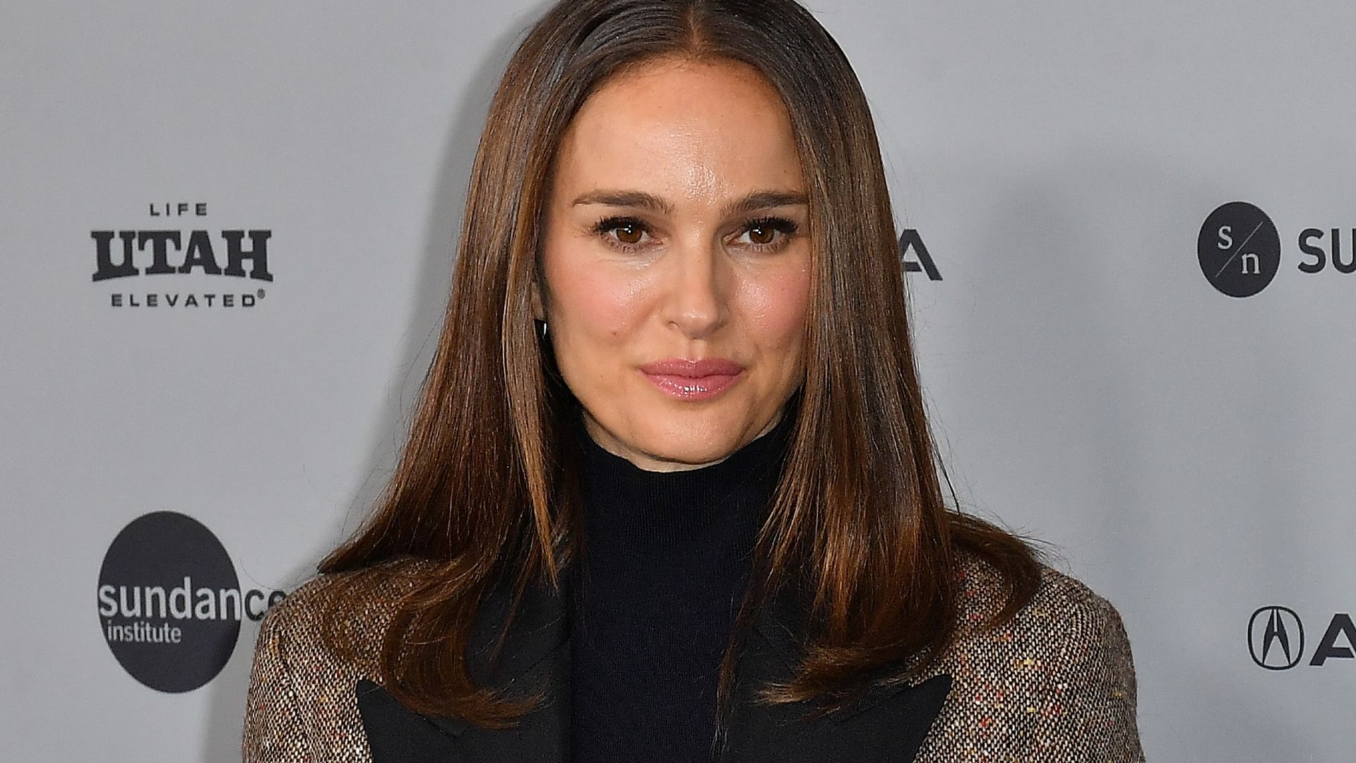 Portman & Annihilation Author Reunite for Sci-Fi Epic! 1 Portman & Annihilation Author Reunite for Sci-Fi Epic!
