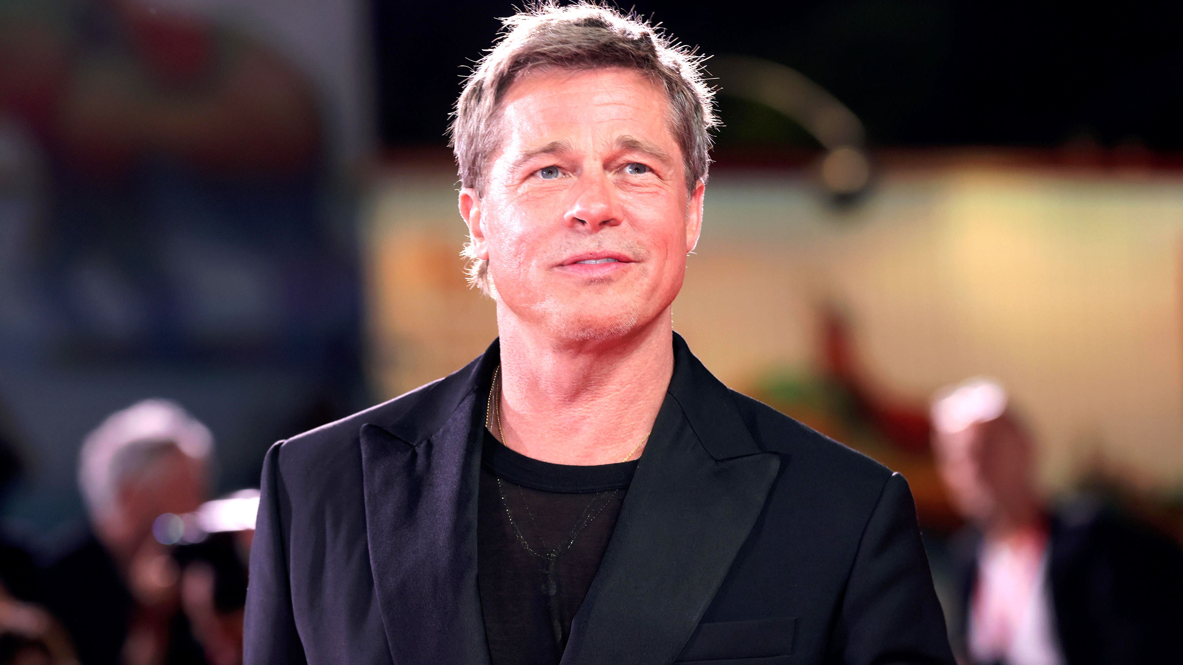 Pitt's Ocean's 14 Bombshell: "Worth It" & Wild Set! 1 Pitt's Ocean's 14 Bombshell: "Worth It" & Wild Set!