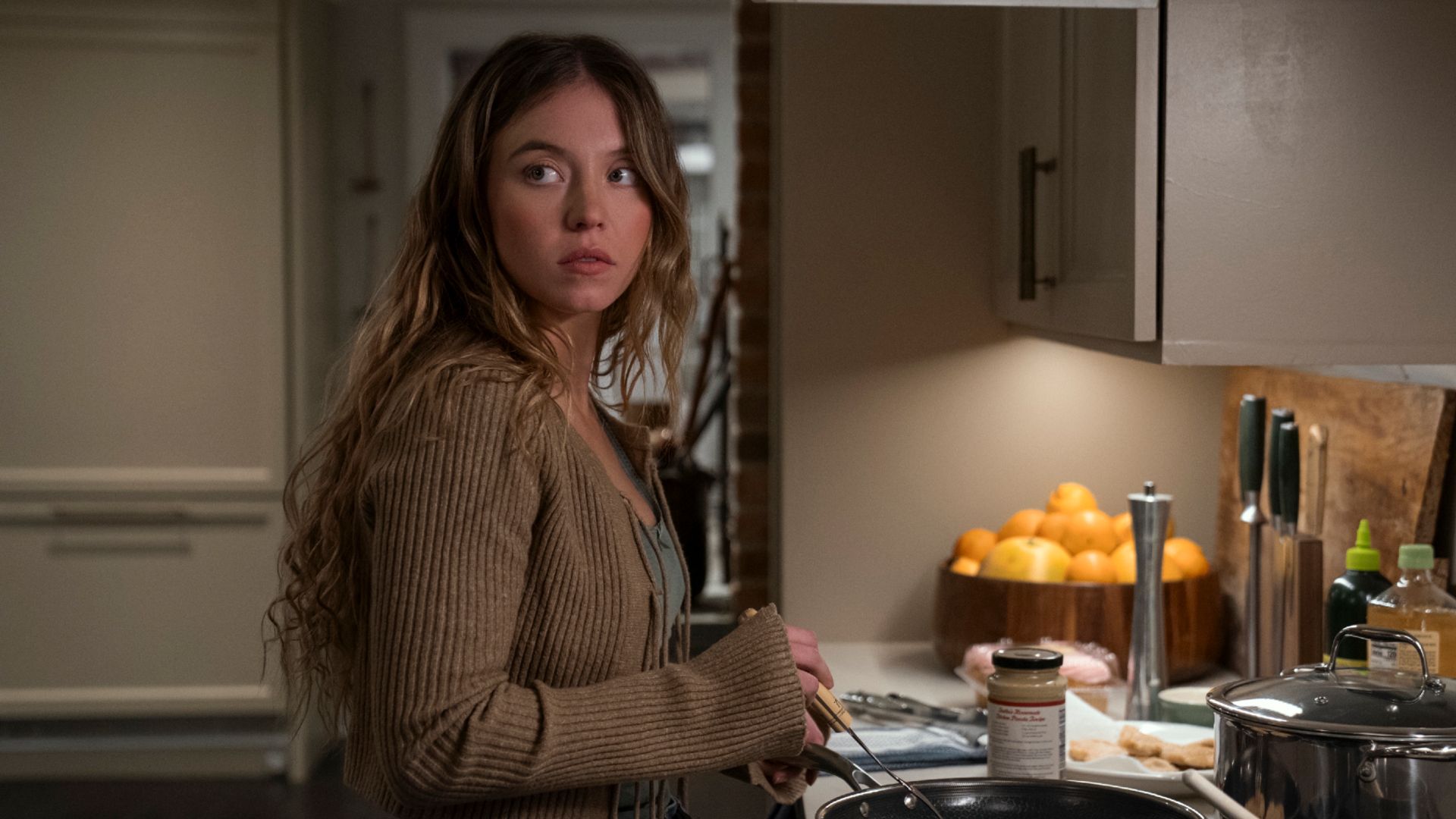 Sydney Sweeney's $400M Thriller Unleashed on HBO Max! 1 Sydney Sweeney's 0M Thriller Unleashed on HBO Max!