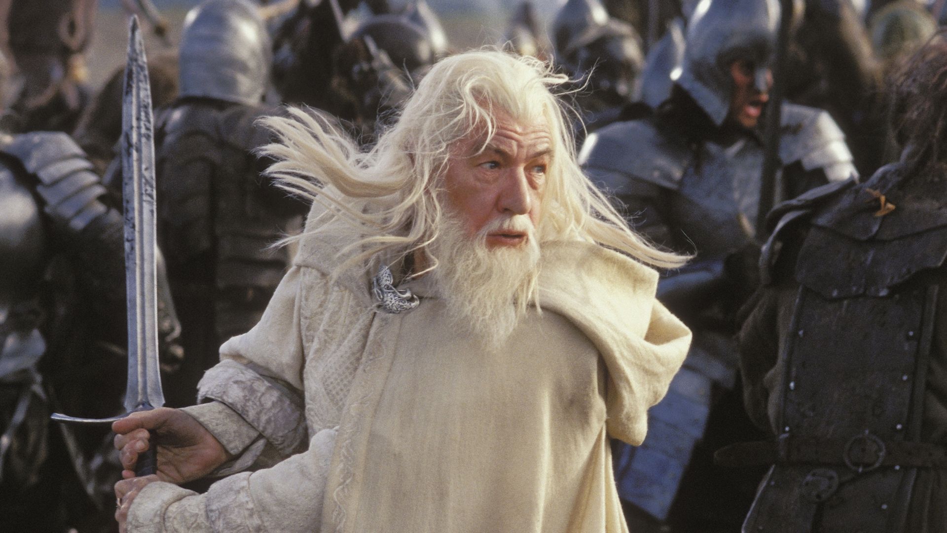 Gandalf's Back! McKellen's First Look Stuns Middle-earth! 1 Gandalf's Back! McKellen's First Look Stuns Middle-earth!