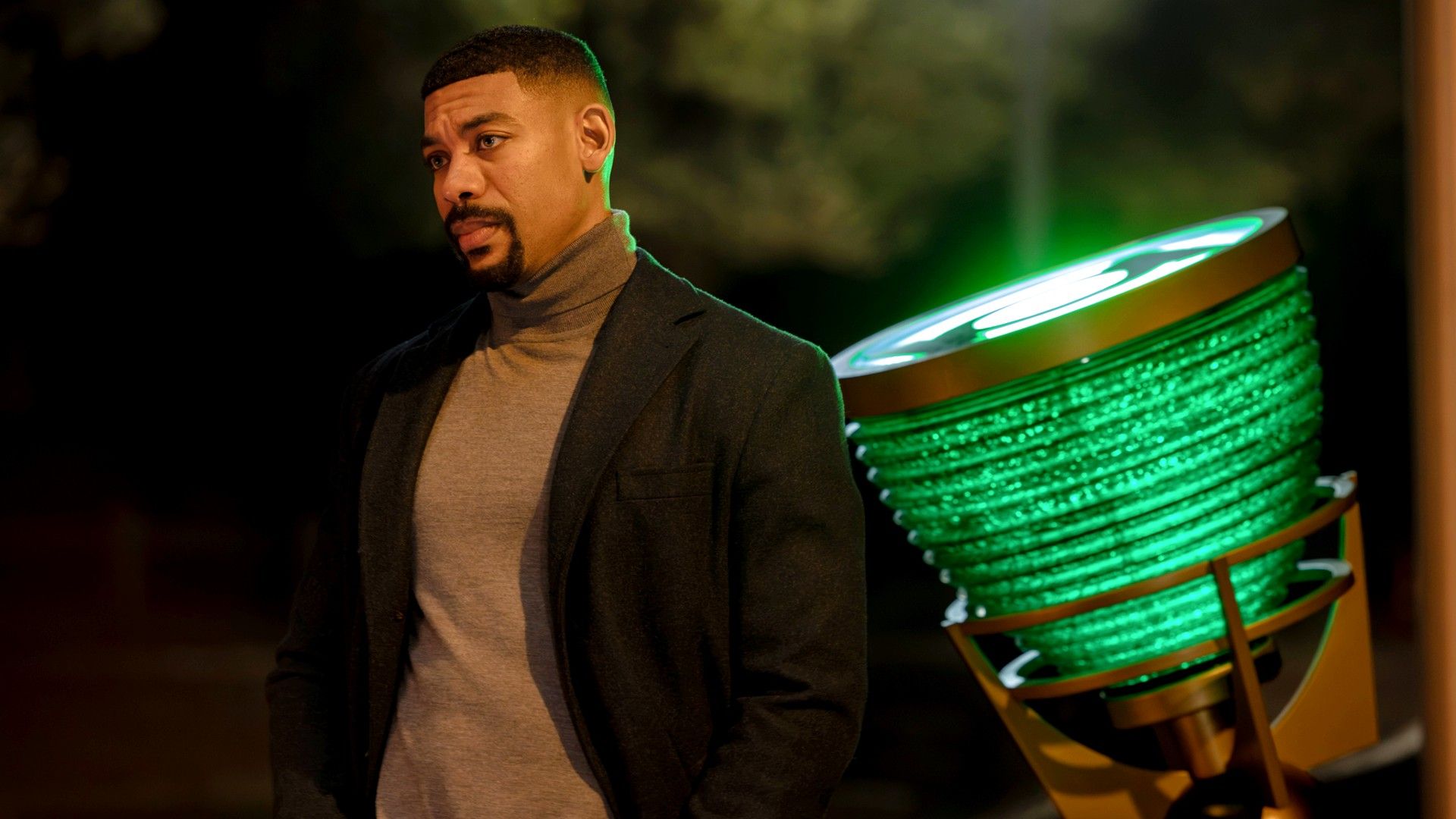 DC Star's R-Rated Romance: Critics Are Captivated! 1 DC Star's R-Rated Romance: Critics Are Captivated!