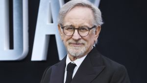 TheScreeScore 6 Mike Flanagan Dares To Tackle Spielberg's Jaws Legacy!
